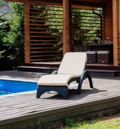 Пластиковый шезлонг Royal Family MARK антрацит (с матрасом)