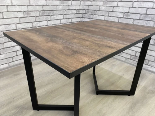 Стол Саен 11, Черный/Трансильвания