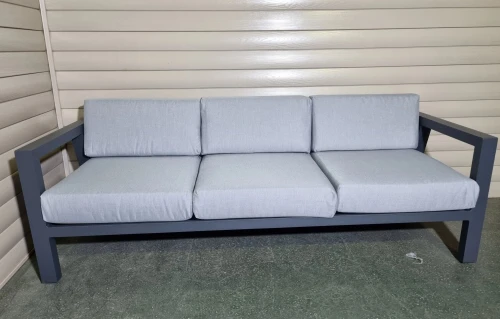 Диван трехместный из алюминия Graphite