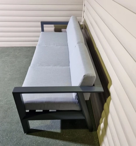 Диван трехместный из алюминия Graphite