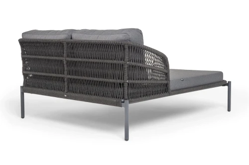 "Позитано" лежак плетеный из роупа, каркас алюминий темно-серый (RAL7024) муар, роуп темно-серый круглый, ткань темно-серая 027