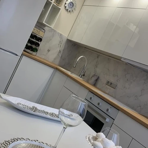 Угловая кухня Фьюжн на заказ 4.0х1.2 м. белый/Angel по размерам заказчика