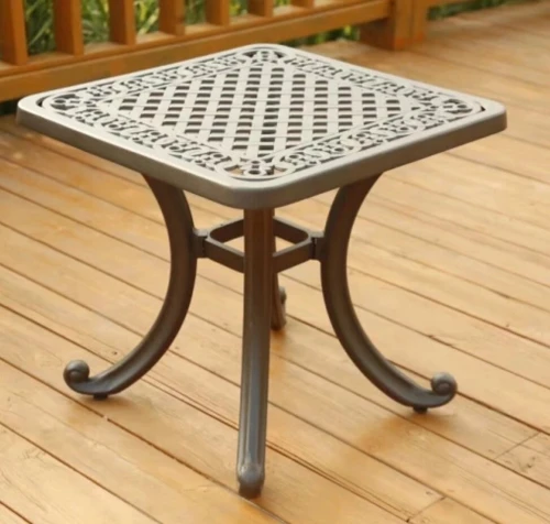 Кофейный стол из литого алюминия Venice