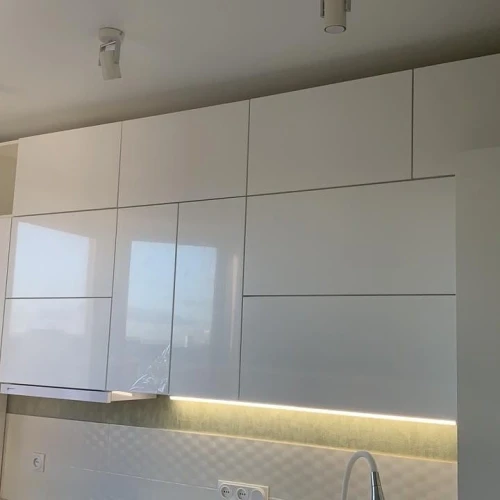 Трехъярусная кухня Фьюжн на заказ 3.0 м от фабрики Виват-мебель