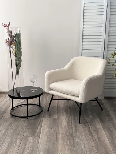 Кресло SHEEP NINI-01 Белый, teddy / черный каркас М-City