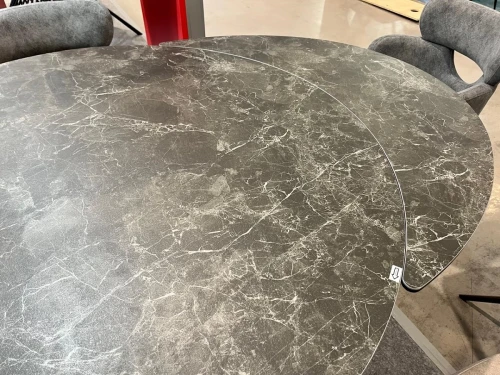 Стол AKSEL 130 цвет Mona Lisa Cерый мрамор, керамика, / Темно-серый каркас. ®DISAUR