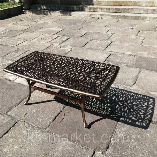 Стол журнальный из литого алюминия