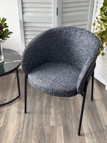 Стул GUST цвет стальной синий TOPIC 330 / черный каркас / Товарный знак DISAUR