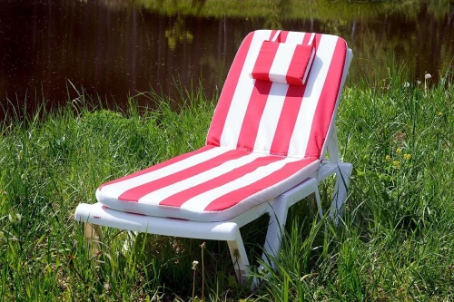 Матрац 710*570/1130*570мм с вертикальной подушкой (бело-красный) Premium