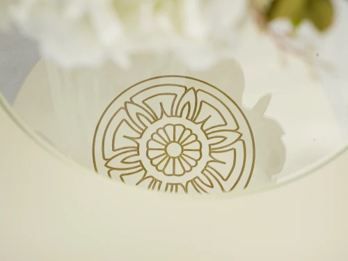 Стол журнальный Грация (С) на колесах слоновая кость/золото