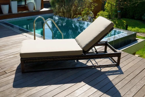 Шезлонг лежак из искусственного ротанга Киото