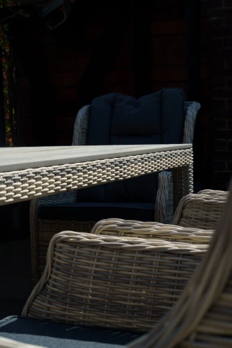 Обеденный комплект из искусственного ротанга Венеция 230 + 8 кресел Бергамо