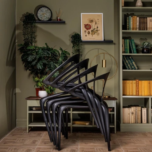 Пластиковый стул MAY черный