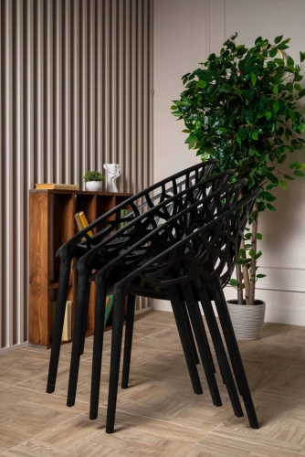 Пластиковый стул ARIA черный