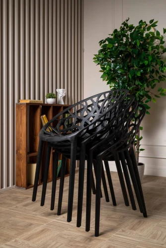 Пластиковый стул ARIA черный