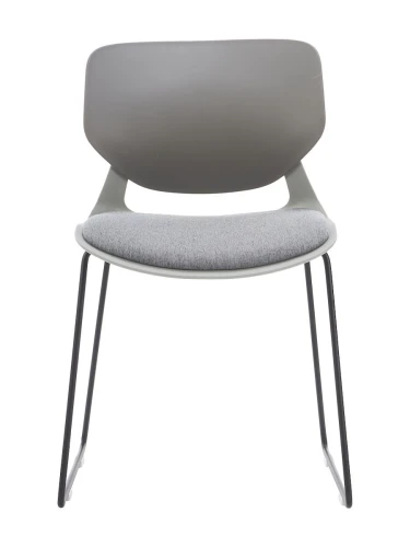 DC274 Стул пластиковый СЕРЫЙ, каркас металл черный