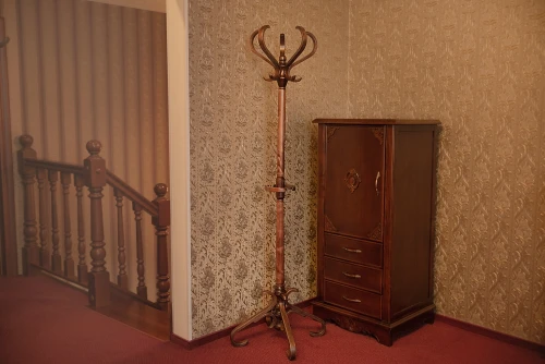 Вешалка напольная В 10Н средне-коричневый