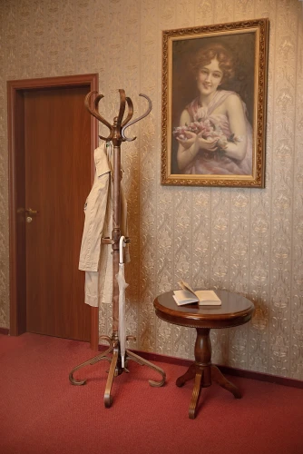 Вешалка напольная В 10Н средне-коричневый