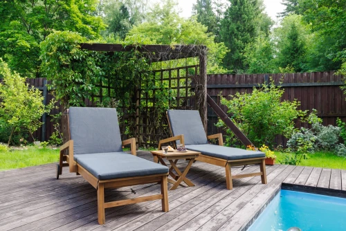 Комплект из 2-х шезлонгов PAOLO из акации и столика RAMON