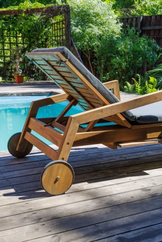 Комплект из 2-х шезлонгов PAOLO из акации и столика RAMON