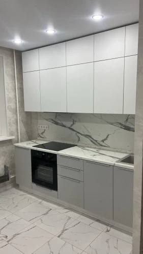 Трехъярусная кухня Фьюжн 2,5 Silky white/Silky Light grey на заказ по размерам заказчика