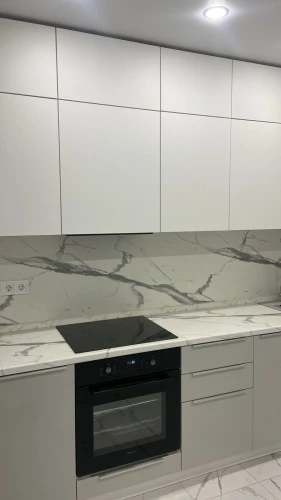 Трехъярусная кухня Фьюжн 2,5 Silky white/Silky Light grey на заказ по размерам заказчика