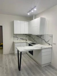 Кухня Фьюжн 2,4х1,4 Angel/белый с барной солешницей на заказ по размерам заказчика