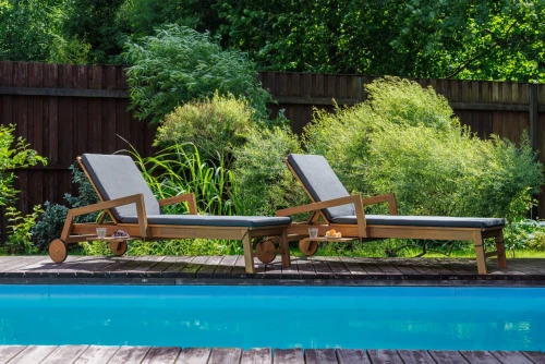 Комплект шезлонгов PAOLO на колесиках из акации(teaklook)