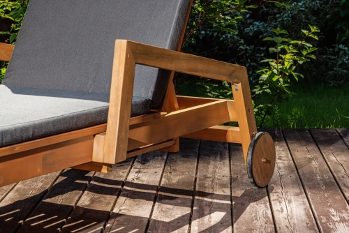 Комплект из шезлонга PAOLO и столика RAMON  из акации(teaklook)