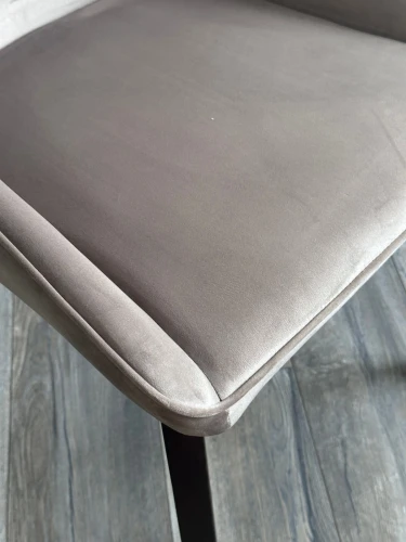 Стул CRISTIAN Future-009 латте, велюр / орех, ®DISAUR