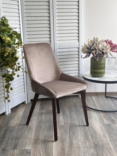 Стул CRISTIAN Future-009 латте, велюр / орех, ®DISAUR