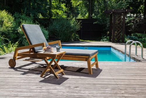Комплект из шезлонга PAOLO и столика LUCIO из акации(teaklook)