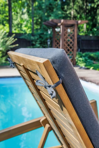 Комплект из шезлонга PAOLO и столика LUCIO из акации(teaklook)