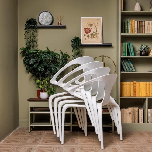 Пластиковый стул MAY белый