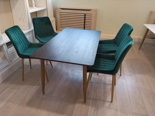 Обеденный комплект стол ФАВОРИТ “FAVORITE” черный + 4 зеленых стула СЕДИЯ “SEDIA”