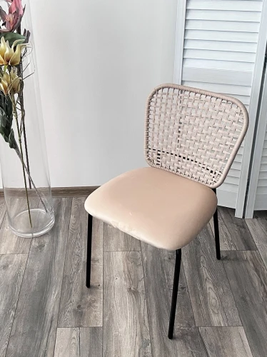 Стул JUNO G062-03 светлый беж, велюр / черный каркас М-City