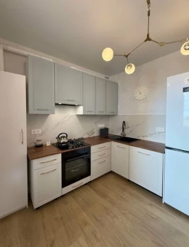 Кухня на заказ по индивидуальным размерам Моцарт Сура-мебель