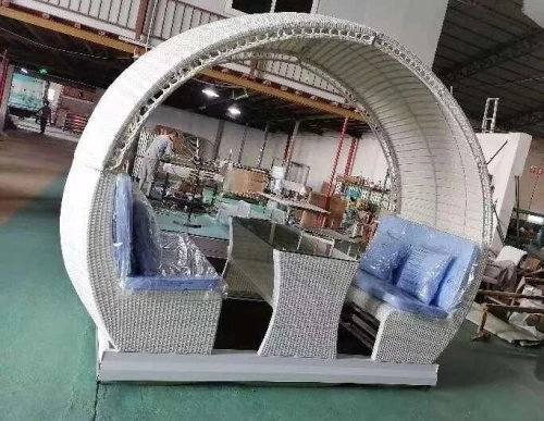 Маятниковые качели со столом Derong из искусственного ротанга