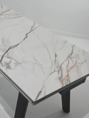 Стол BETIS 180 MATTE GILDED WHITE SOLID CERAMIC / Орех, ®DISAUR