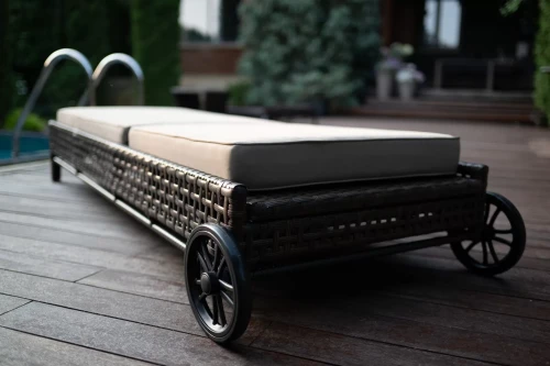 Шезлонг из искусственного ротанга Корсика (коричневый)