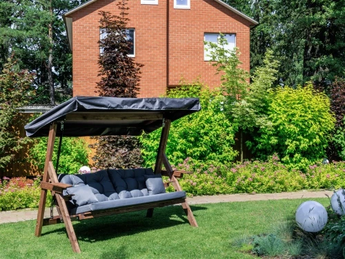 Качели LYON трехместные из лиственницы(серые подушки)