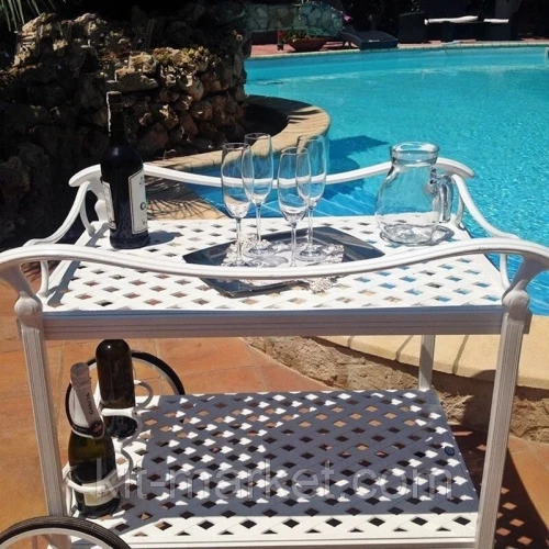 Сервировочный стол из литого алюминия