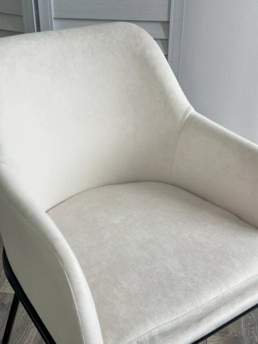 Стул АЛИСТЕР, цвет RAIN 1 молочный велюр / черный каркас М-City