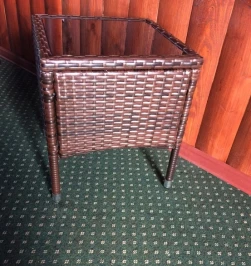 Кофейный столик или столик к шезлонгу Мара