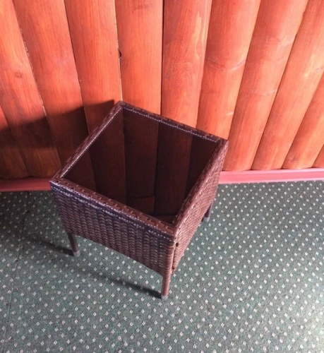 Кофейный столик или столик к шезлонгу Мара