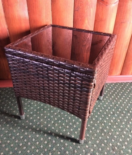 Кофейный столик или столик к шезлонгу Мара