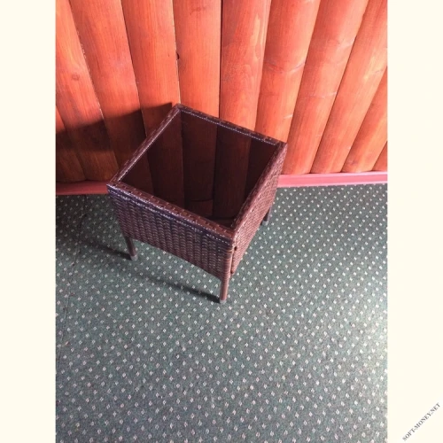 Кофейный столик или столик к шезлонгу Мара