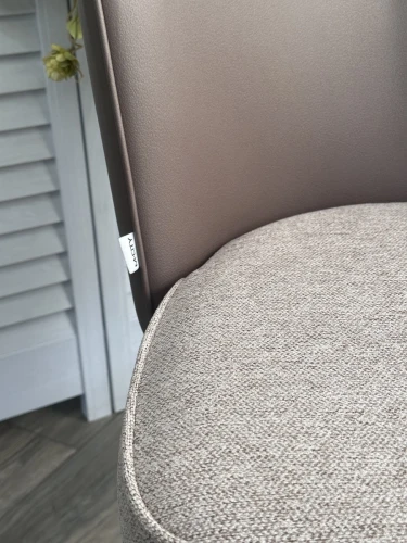 Стул МОНЕ ROVENA BISCUT ткань / ORAKUL 290 экокожа / Черный каркас M-City