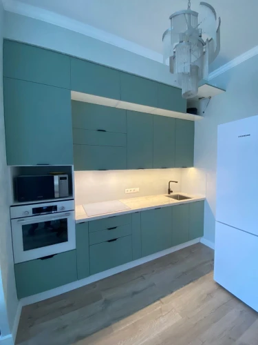 Трехъярусная кухня Фьюжн Silky mint на заказ 2.6 м от Виват-мебель