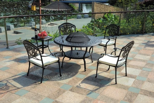 Стол с мангалом из литого алюминия